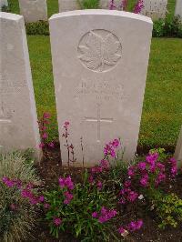 Etaples Military Cemetery - Diamond, John Henry